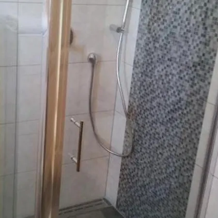 Rustica St - Two-bedroom With Balcony And Shared Pool 1 Kat