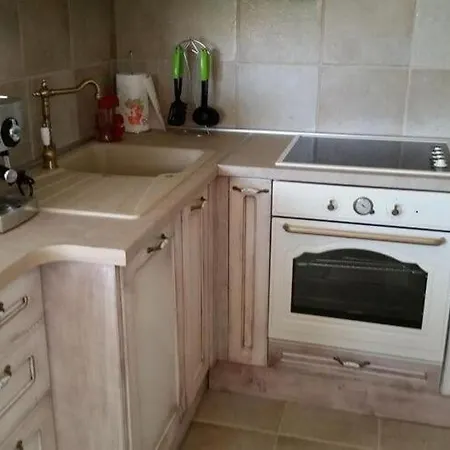 Rustica St - Two-bedroom With Balcony And Shared Pool 1 Kat Lejlighed *