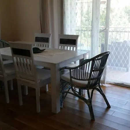 Apartment Rustica St - Two-bedroom With Balcony And Shared Pool 1 Kat *