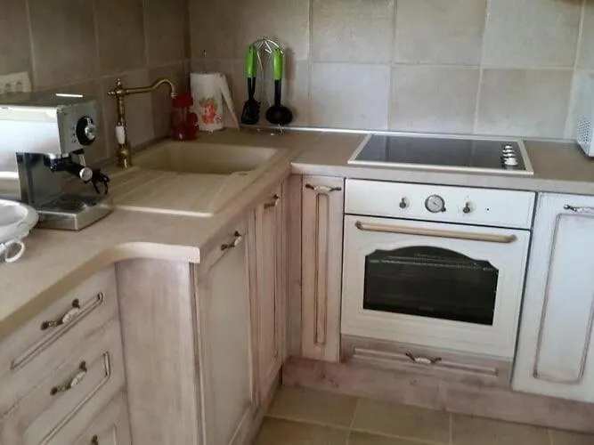 Rustica St - Two-bedroom With Balcony And Shared Pool 1 Kat Διαμέρισμα *