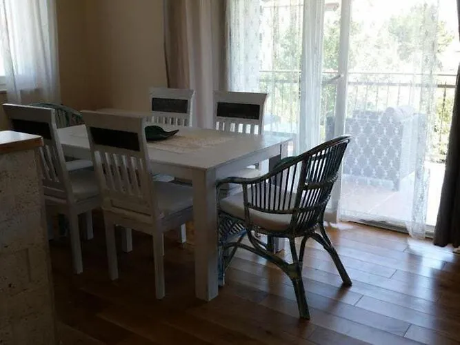 Διαμέρισμα Rustica St - Two-bedroom With Balcony And Shared Pool 1 Kat *